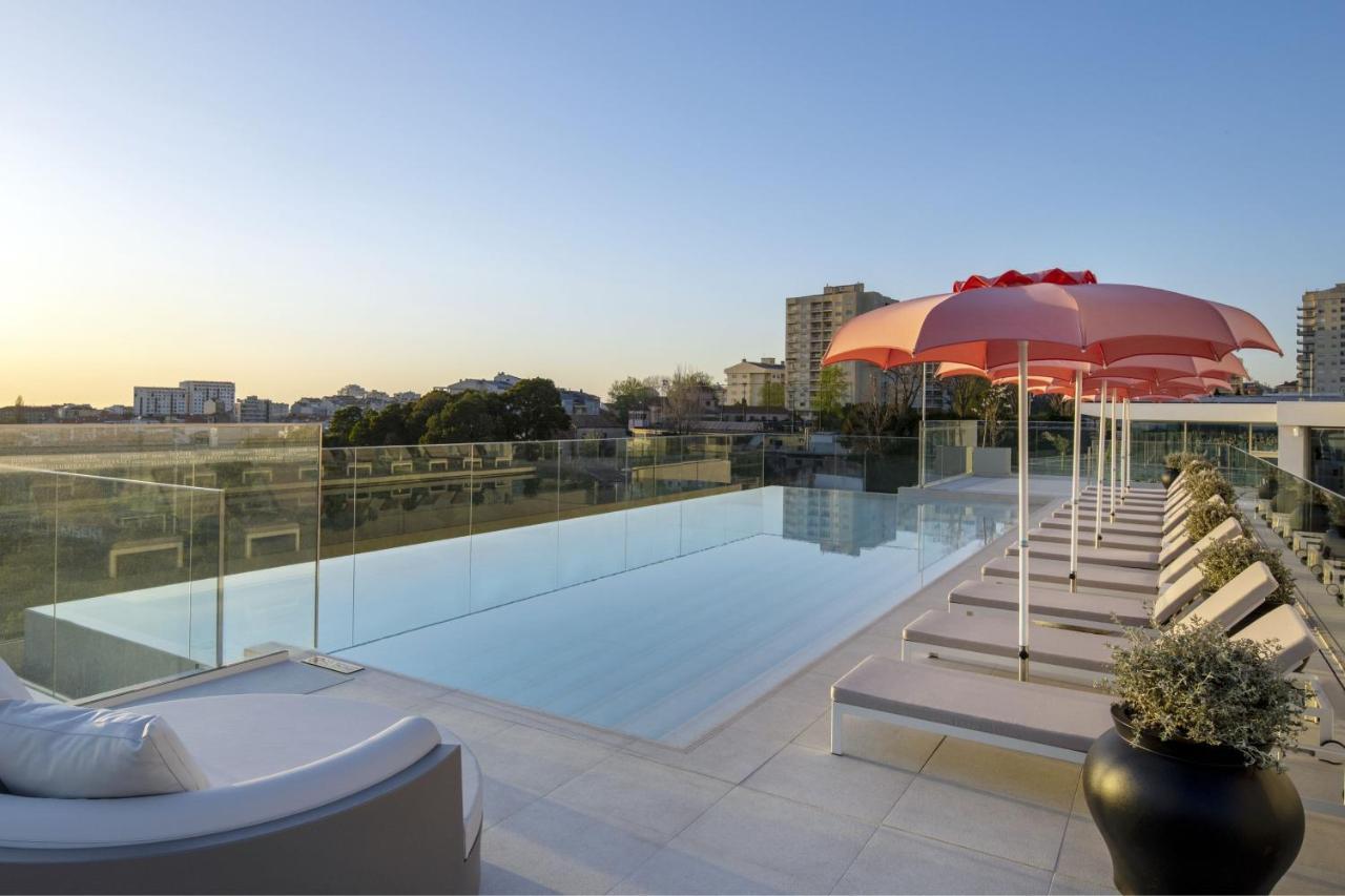 Renaissance Porto Lapa Hotel Екстер'єр фото The rooftop pool at the hotel