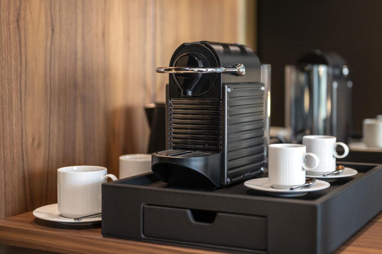 Renaissance Porto Lapa Hotel Екстер'єр фото A Nespresso coffee machine