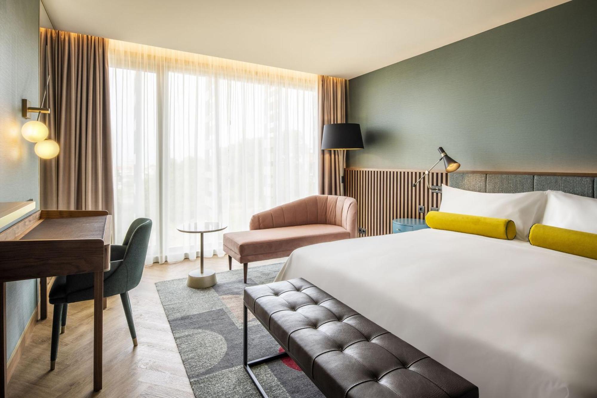 Renaissance Porto Lapa Hotel Екстер'єр фото A room at the hotel