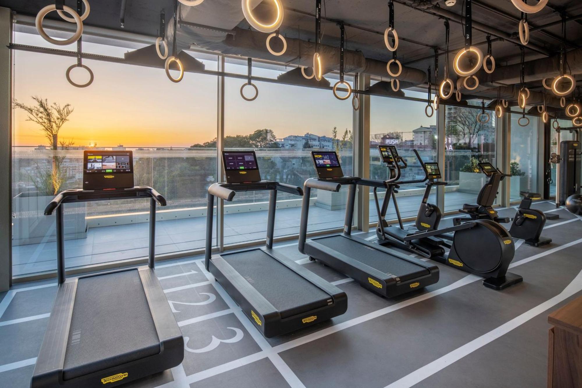Renaissance Porto Lapa Hotel Екстер'єр фото The gym at the 1001 Olympic Boulevard building